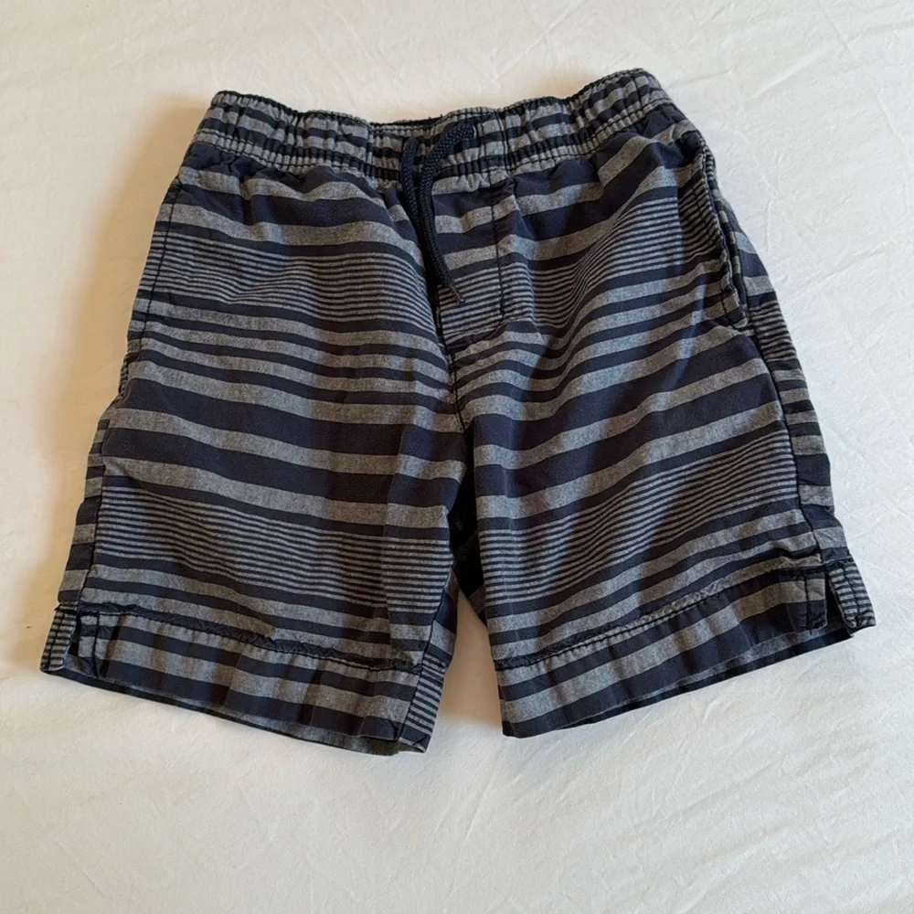 Size 6 OshKosh boys shorts